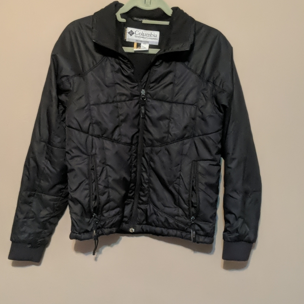 Columbia jacket with adjustable bottom